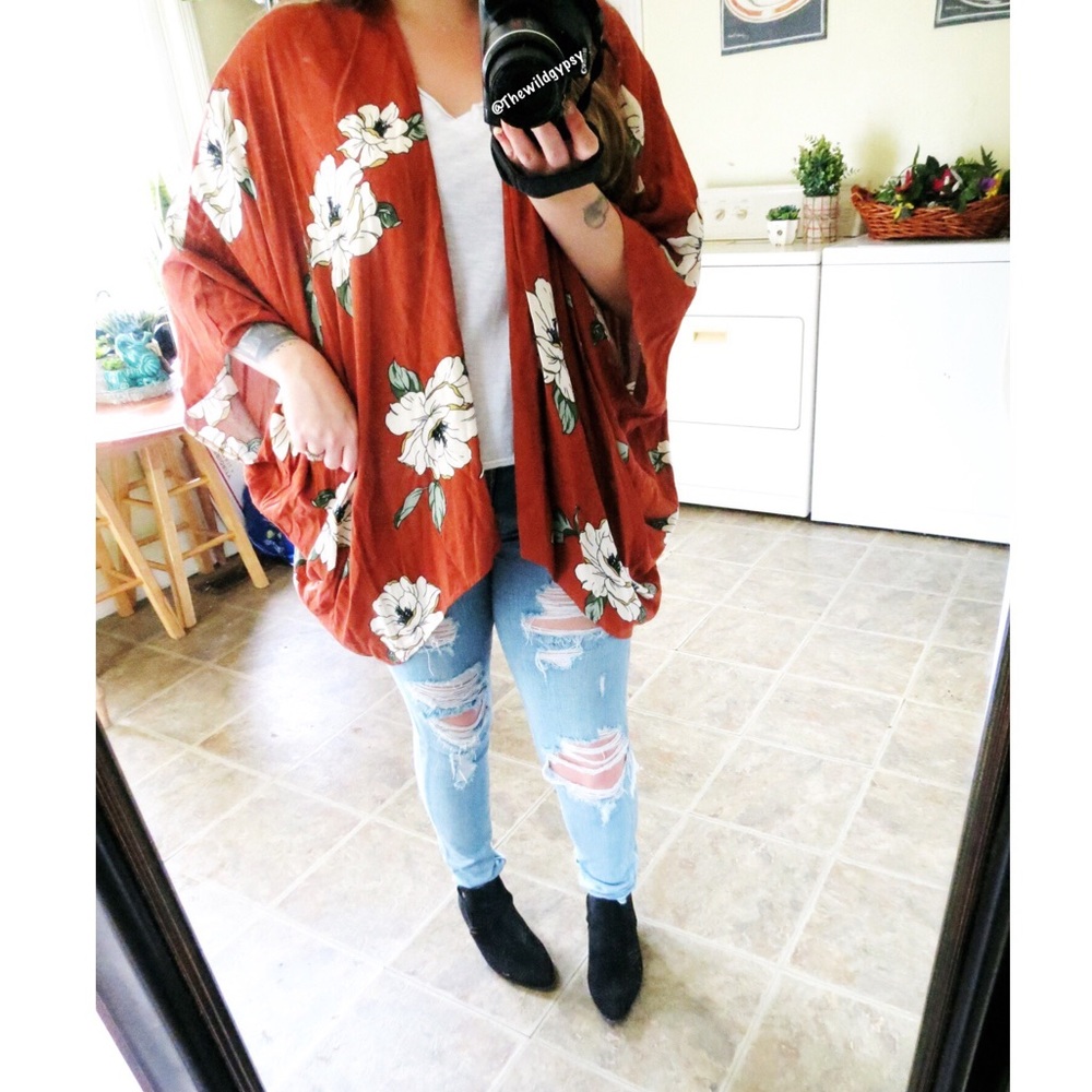 NWOT Rustic floral kimono 🍂 - Picture 2 of 8